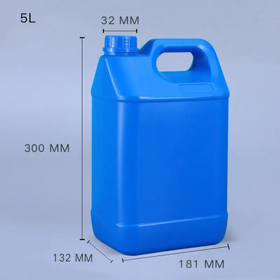 5-litrowy plastikowy kanister w zamkniętej 5-litrowej kanistrze z HDPE z uchwytem