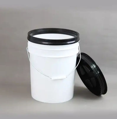 Plastikowe wiadro na farbę o grubości 1,4 mm i pojemności 20 litrów z przykręcaną pokrywą z uszczelką Gamma i metalowym uchwytem