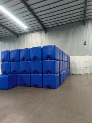 Średni płyn łatwy w obsłudze pojemnik masowy 1000 l IBC zbiorniki chemiczne Błękitne plastikowe zbiorniki wodne